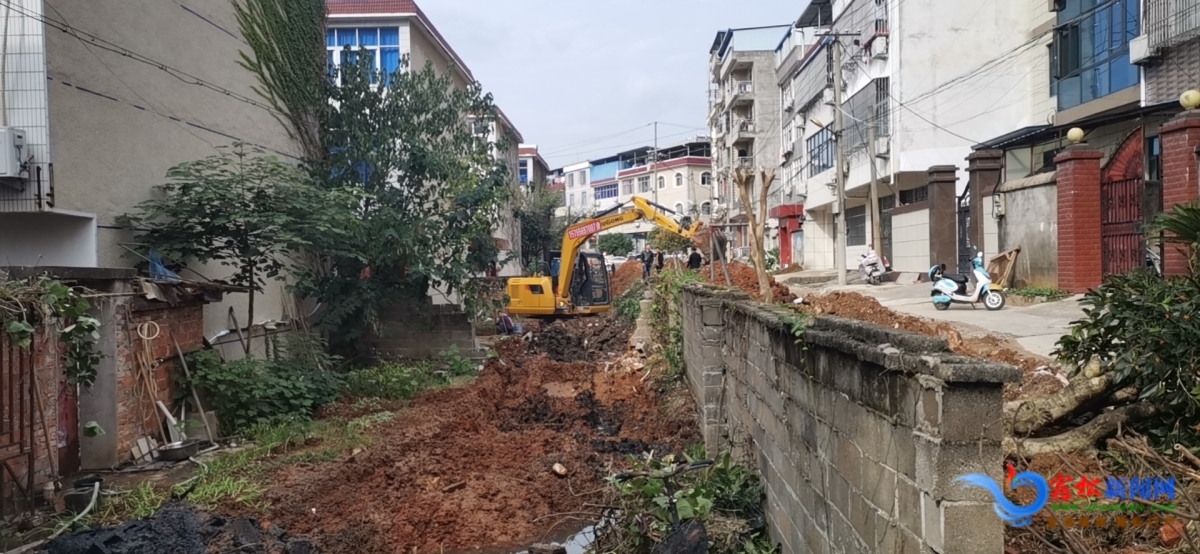 明珠南路即將告別“晴天一身灰，雨天一身泥” (2).jpg