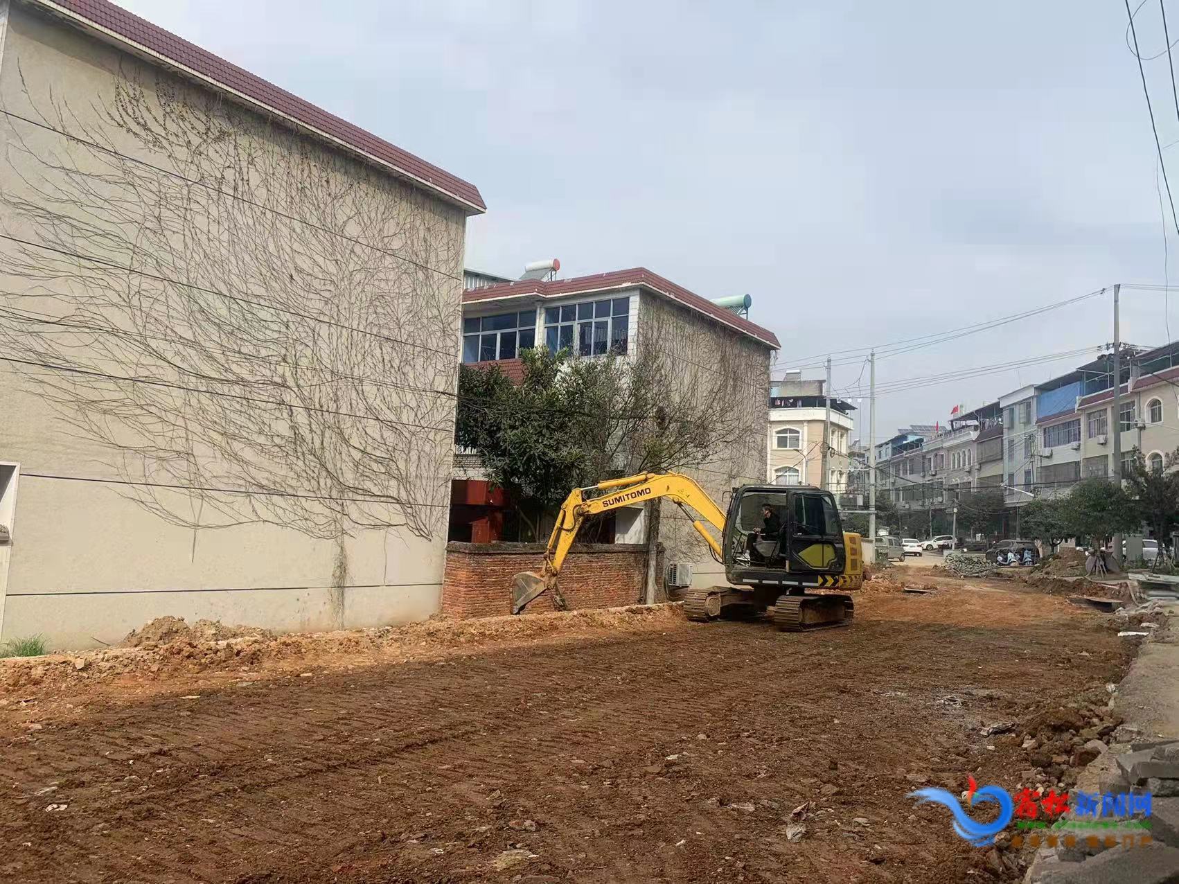 明珠南路建設工程實施路基填方工程.jpg