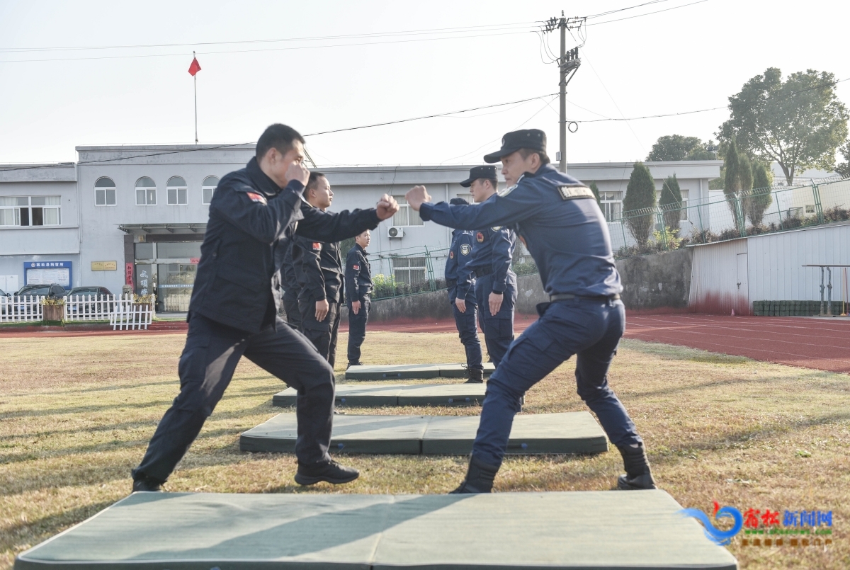 鎖喉摔控制表演.jpg
